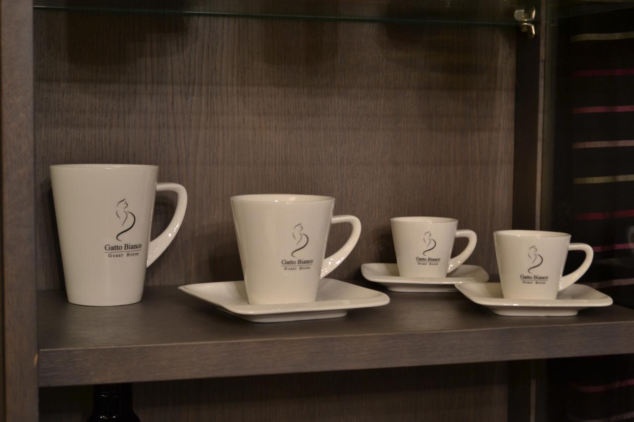 Gatto Bianco Casa Dei Venti Couette-café Bari